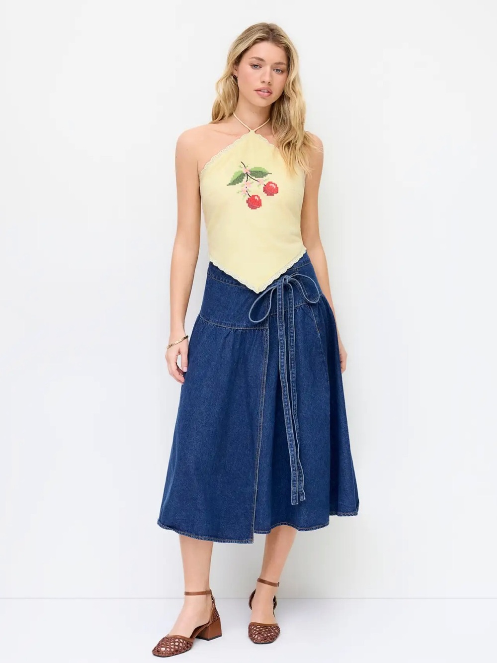 HALTER EMBROIDERY TOP - Picture 10 of 15